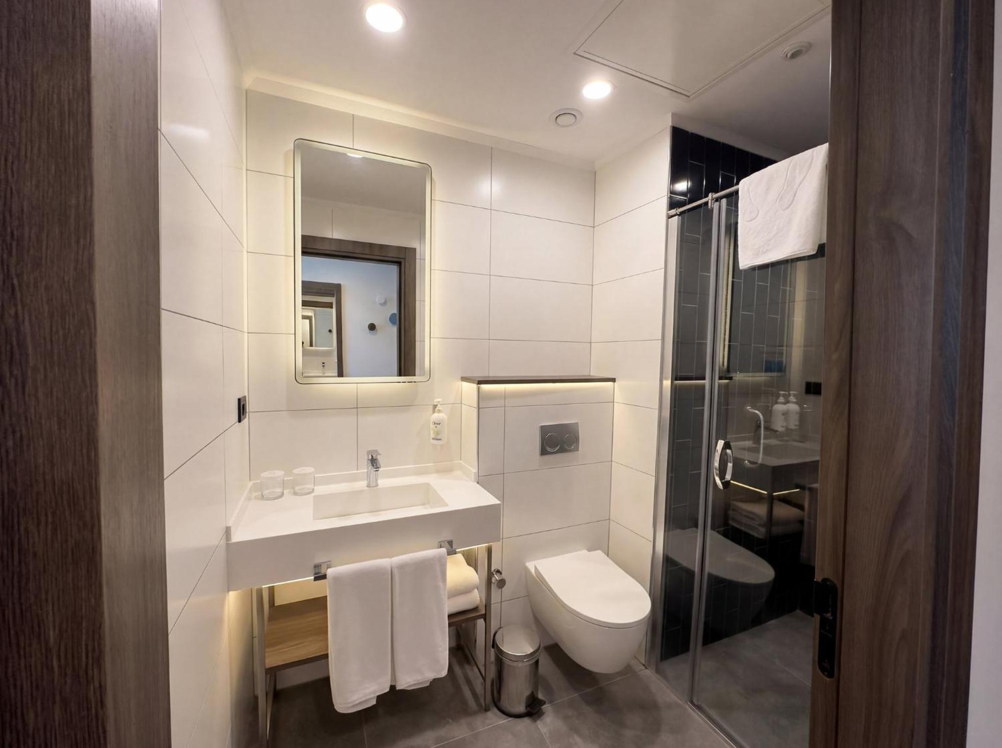 Holiday Inn Express Istanbul - Airport Arnavutkoy By Ihg — Photos 2